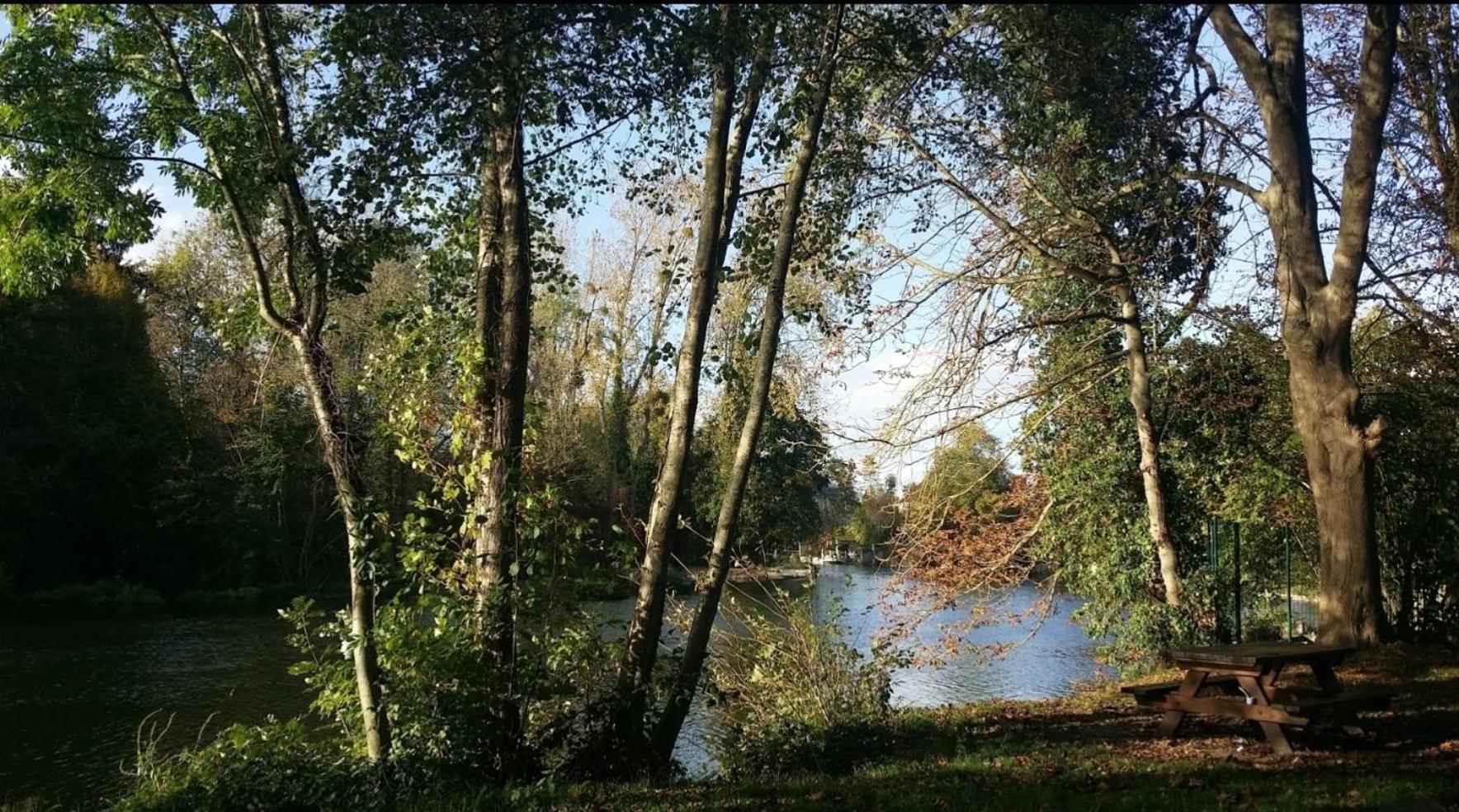 A La Vielle Halle Souppes-sur-Loing 외부 사진